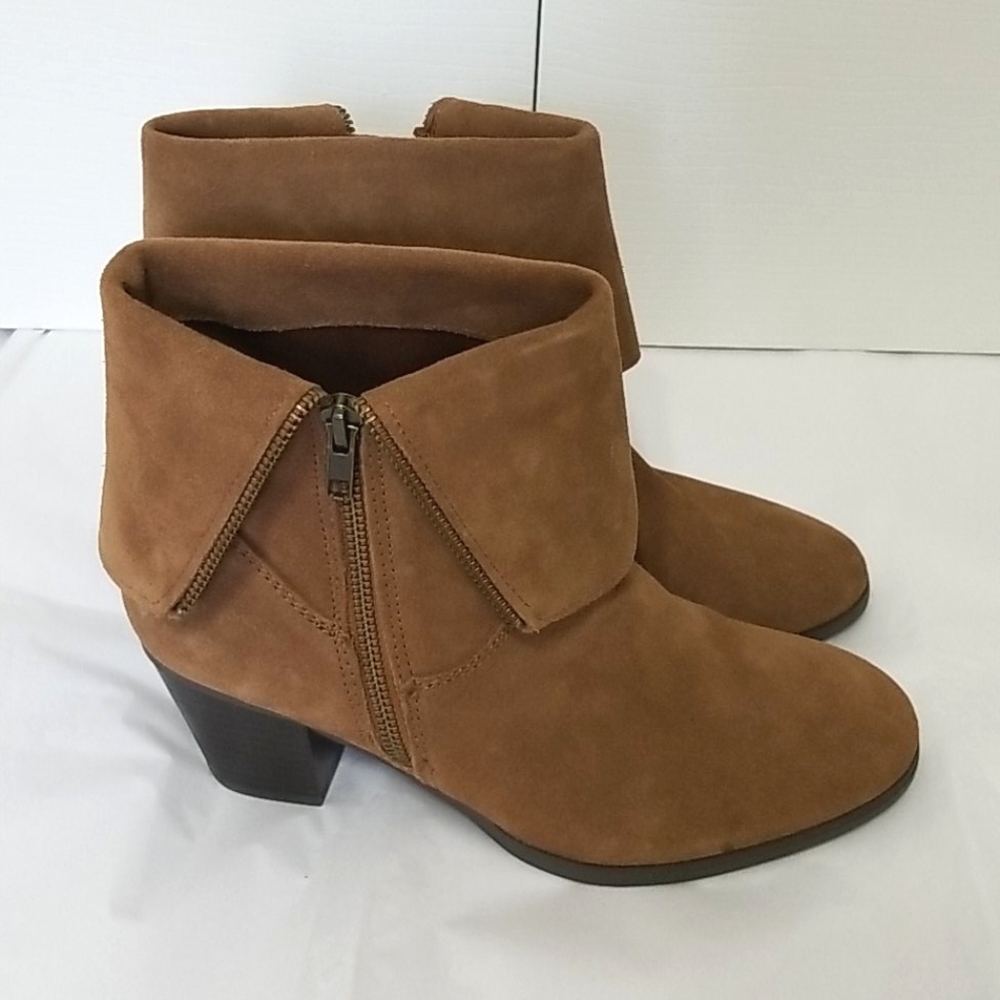 G.H. Bass Sasha Zip Up Ankle Bootie